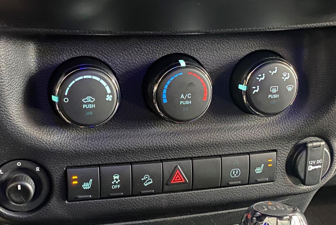 2017 Jeep Wrangler Sahara 4x4+Remote Start+Heated Seats+CLEAN CARFAX Photo93