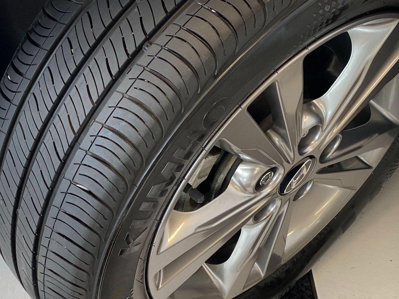 2018 Hyundai Elantra GL+ApplePlay+Camera+Blind Spot+Tinted+CLEAN CARFAX - Photo #12