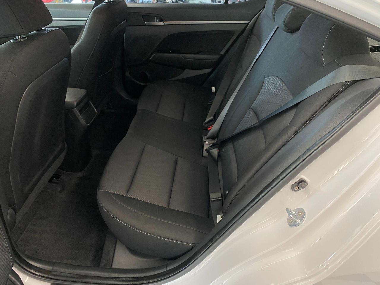 2018 Hyundai Elantra GL+ApplePlay+Camera+Blind Spot+Tinted+CLEAN CARFAX - Photo #24