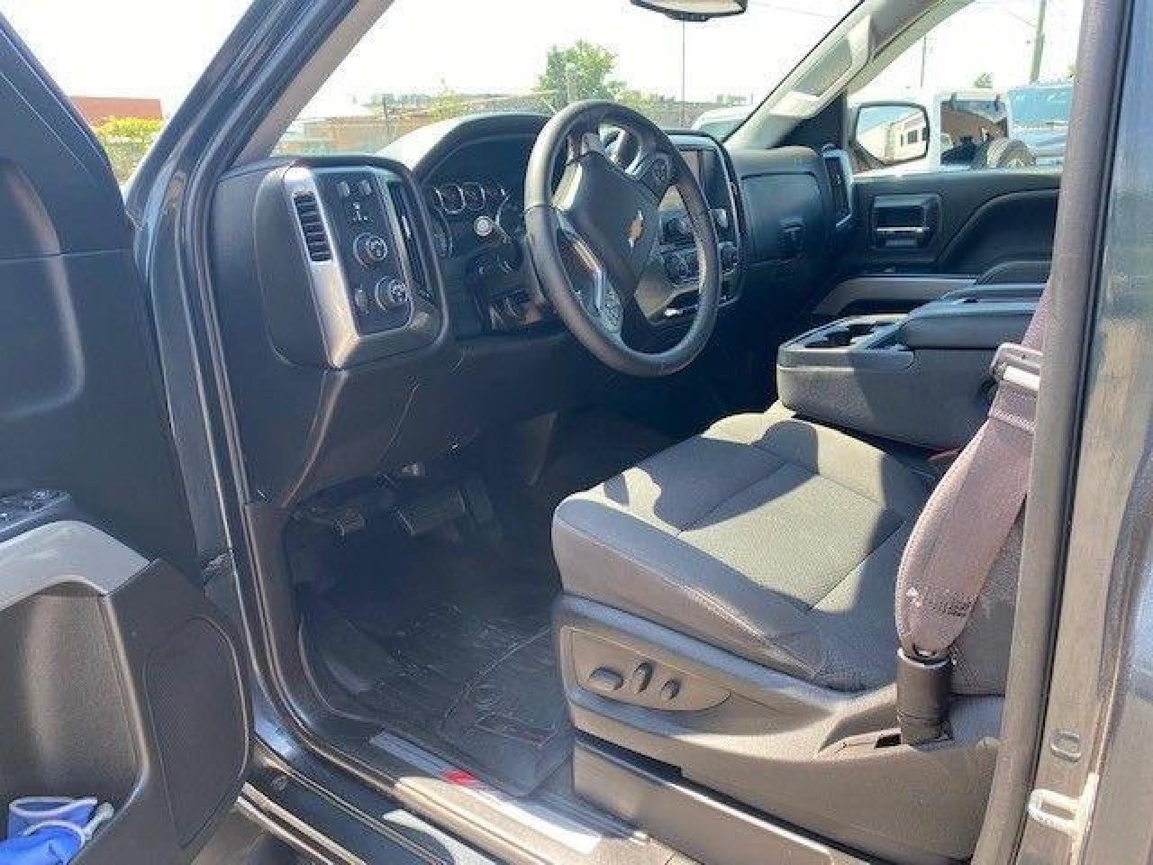 2017 Chevrolet Silverado 1500 LT Z71 Photo2