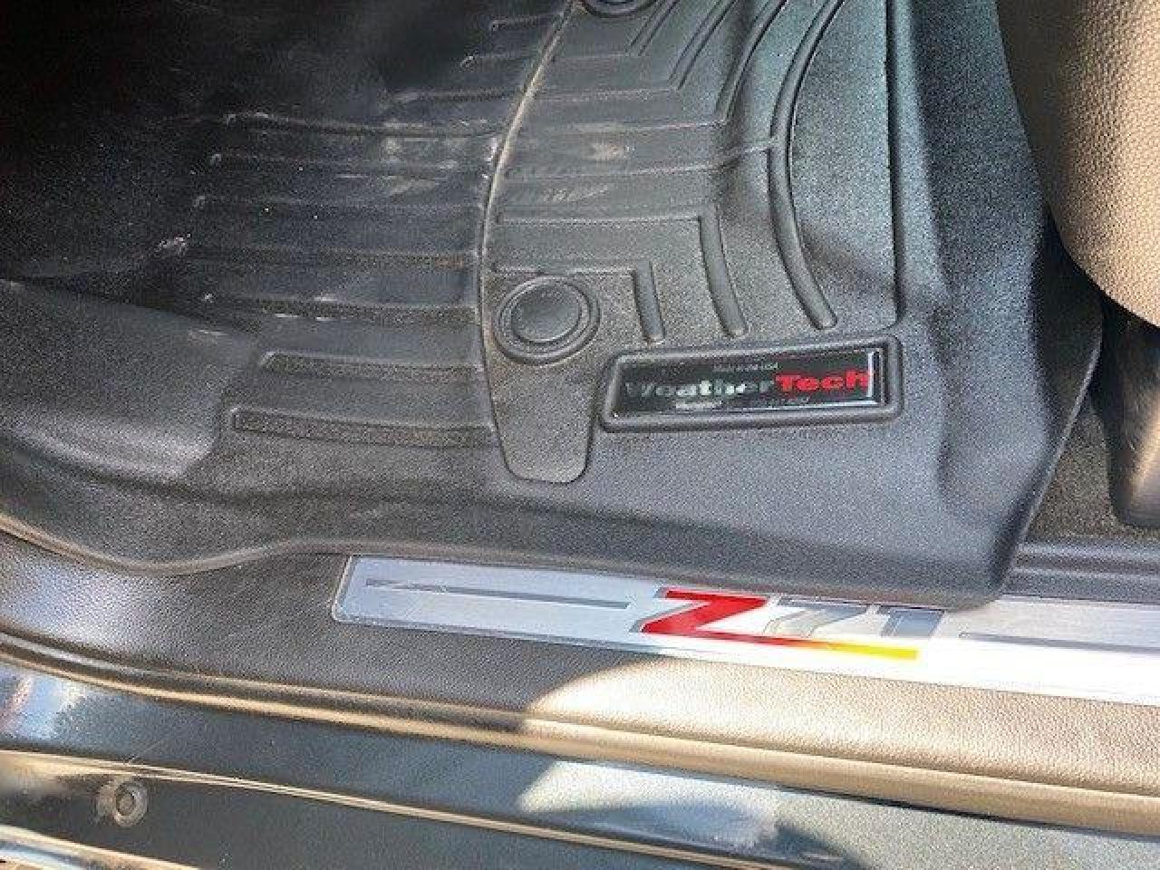 2017 Chevrolet Silverado 1500 LT Z71 Photo3