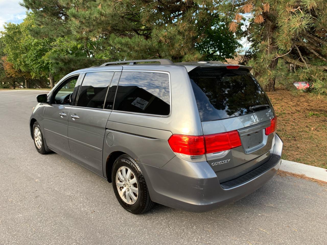2009 Honda Odyssey EX-L-RES DVD/LEATHER/MOONROOF Photo3