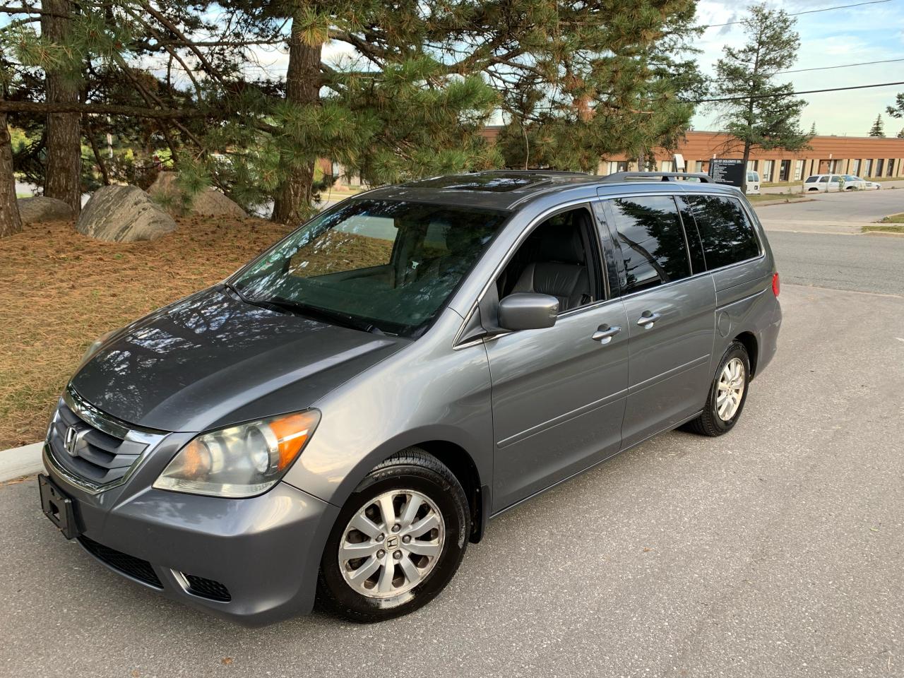 2009 Honda Odyssey EX-L-RES DVD/LEATHER/MOONROOF Photo2