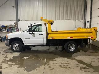 2005 GMC Sierra 3500 Dump Truck - Photo #2