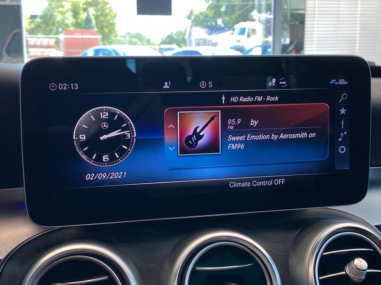 2019 Mercedes-Benz C-Class C 300 AMG PKG 4Matic+Finance @2.99%+CLEAN CARFAX - Photo #32