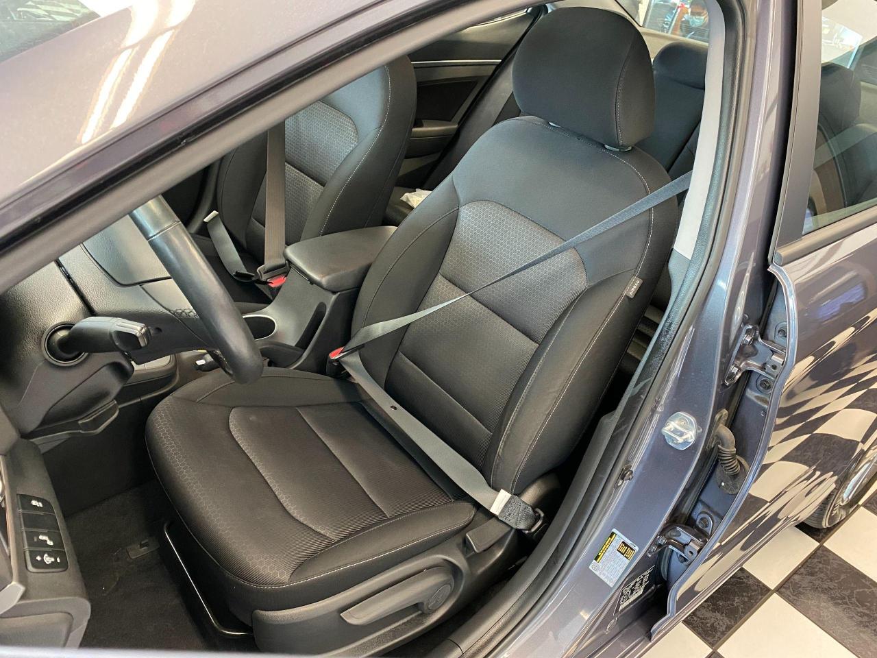 2018 Hyundai Elantra GL SE+Sunroof+Push Start+Blind Spot+CLEAN CARFAX Photo19