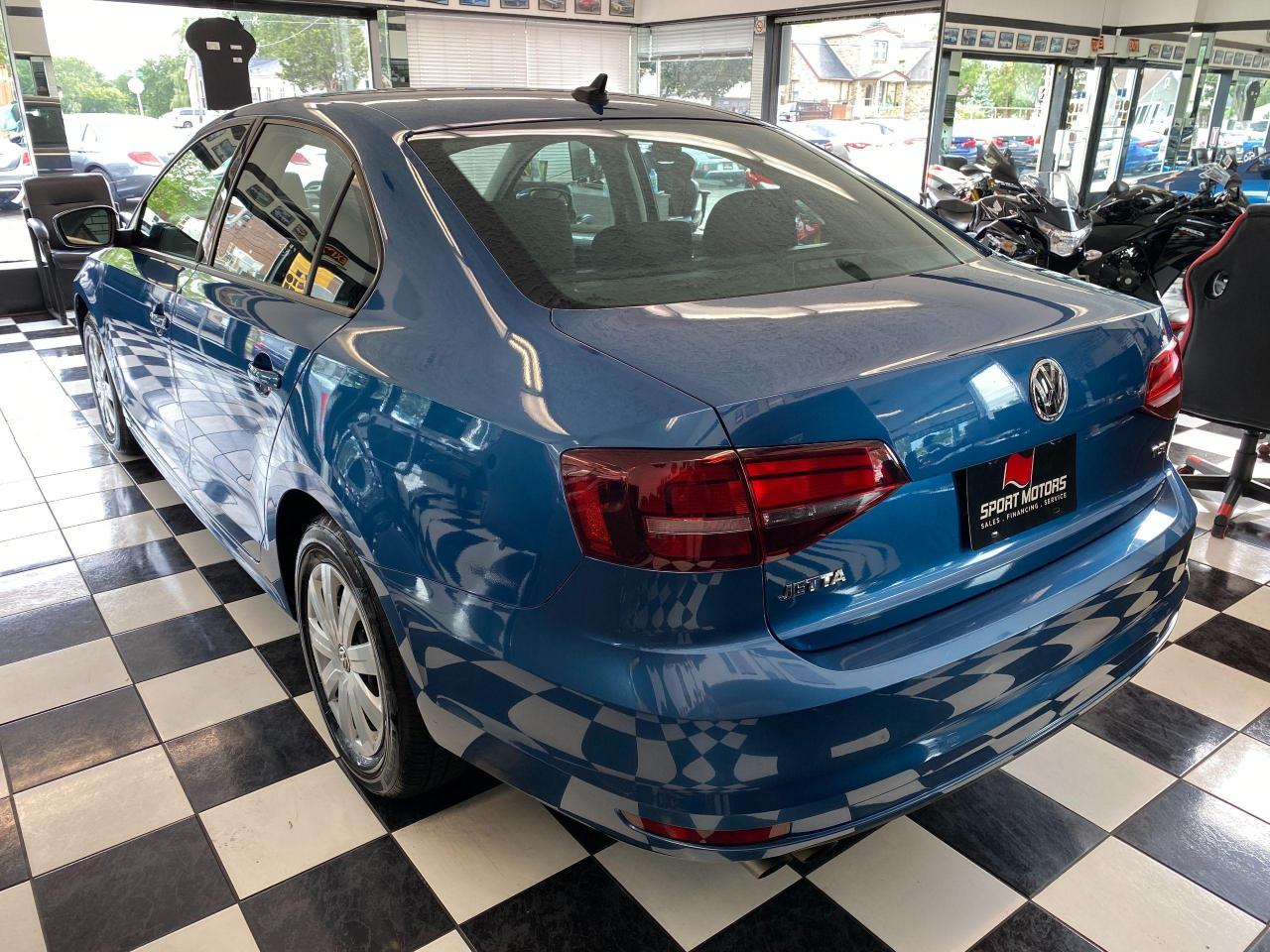 2017 Volkswagen Jetta Trendline+Camera+ApplePlay+HeatedSeats+CLEANCARFAX - Photo #2