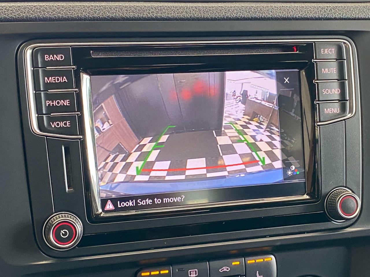 2017 Volkswagen Jetta Trendline+Camera+ApplePlay+HeatedSeats+CLEANCARFAX - Photo #11