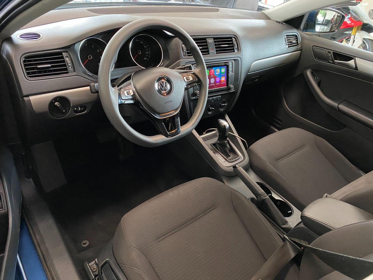 2017 Volkswagen Jetta Trendline+Camera+ApplePlay+HeatedSeats+CLEANCARFAX - Photo #17