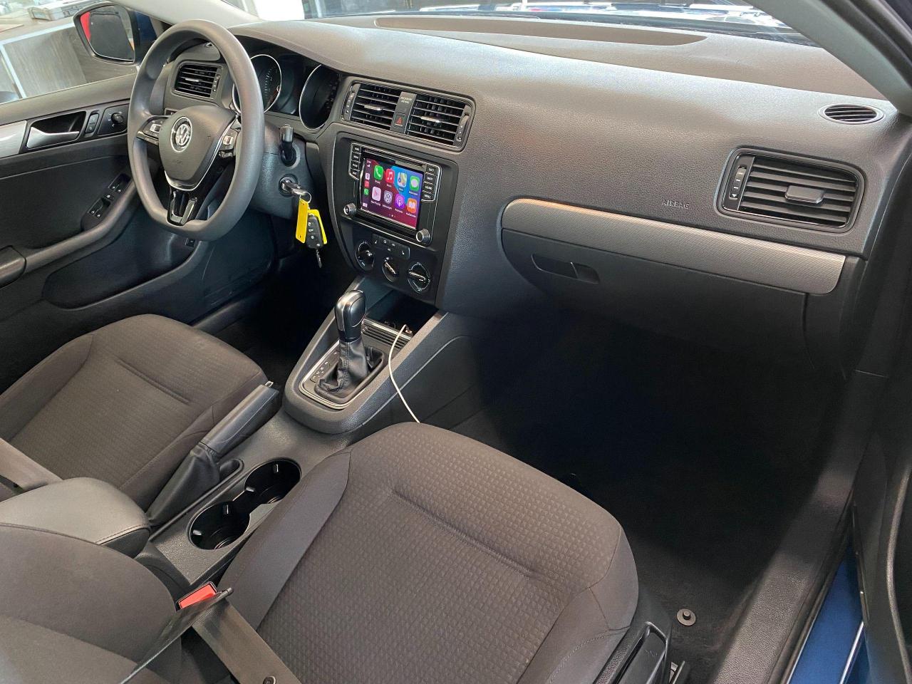2017 Volkswagen Jetta Trendline+Camera+ApplePlay+HeatedSeats+CLEANCARFAX - Photo #20