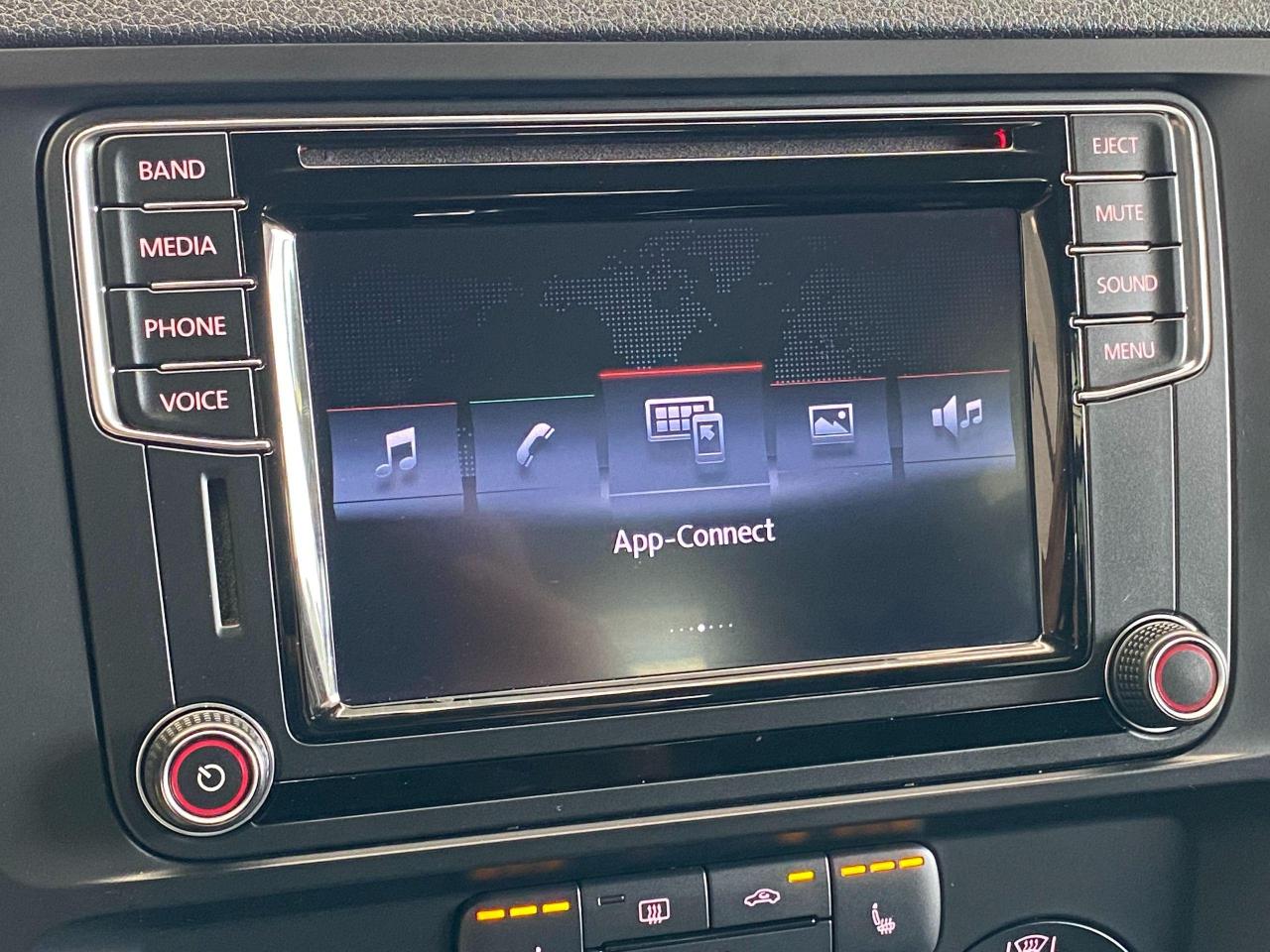 2017 Volkswagen Jetta Trendline+Camera+ApplePlay+HeatedSeats+CLEANCARFAX - Photo #35