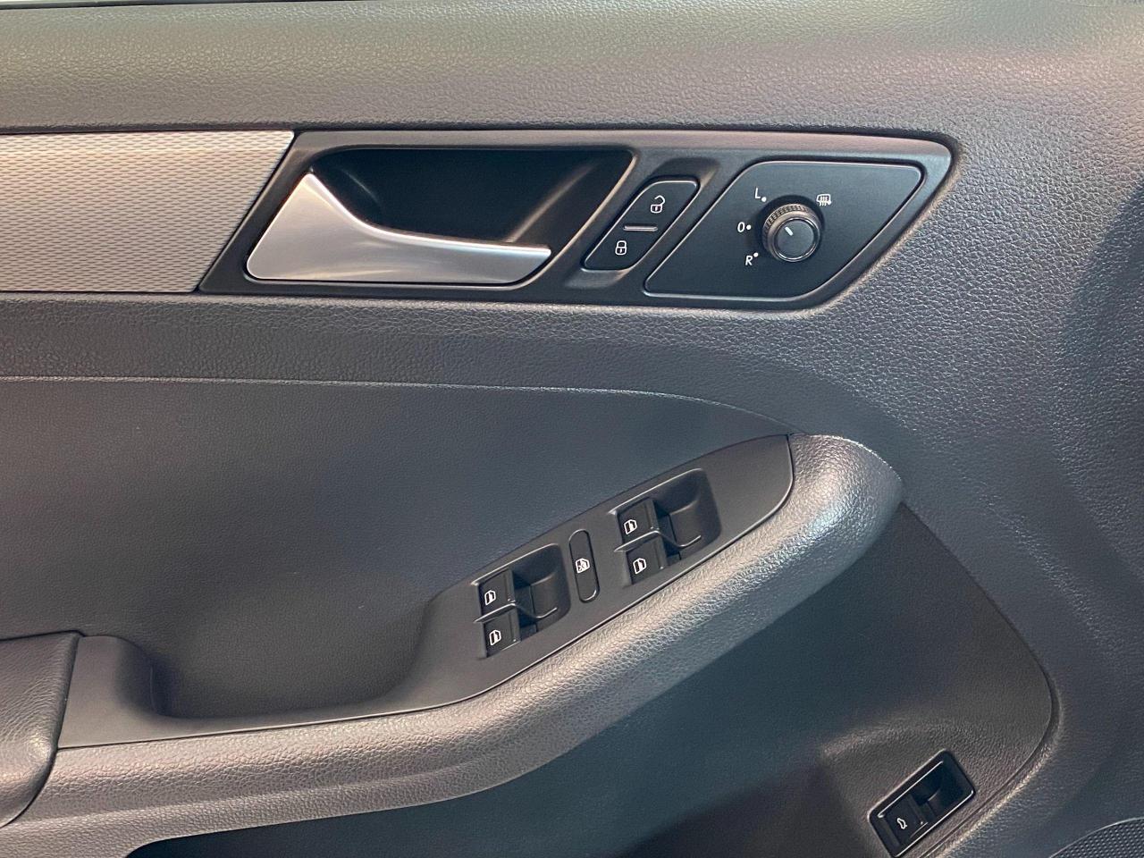 2017 Volkswagen Jetta Trendline+Camera+ApplePlay+HeatedSeats+CLEANCARFAX - Photo #54
