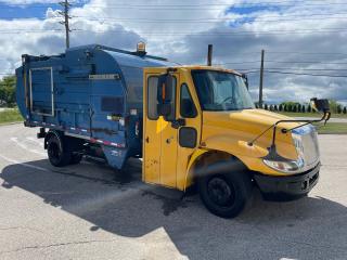 2010 International 4300 Garbage compactor - Photo #3