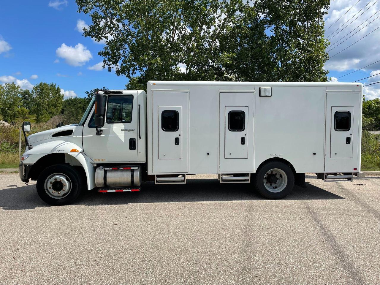 2014 International 4300 POLICE SERVICE TRUCK - Photo #2