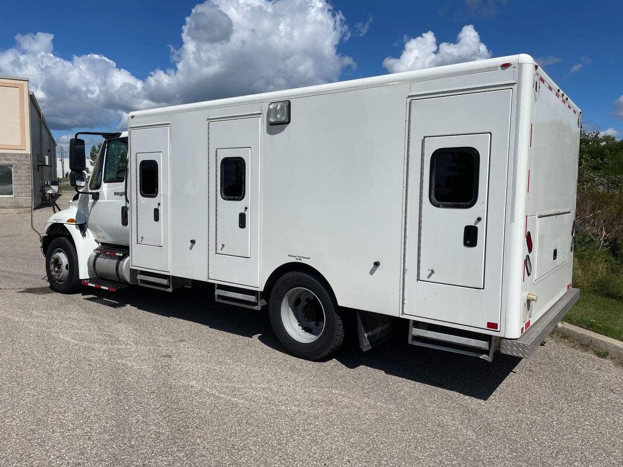 2014 International 4300 POLICE SERVICE TRUCK - Photo #3