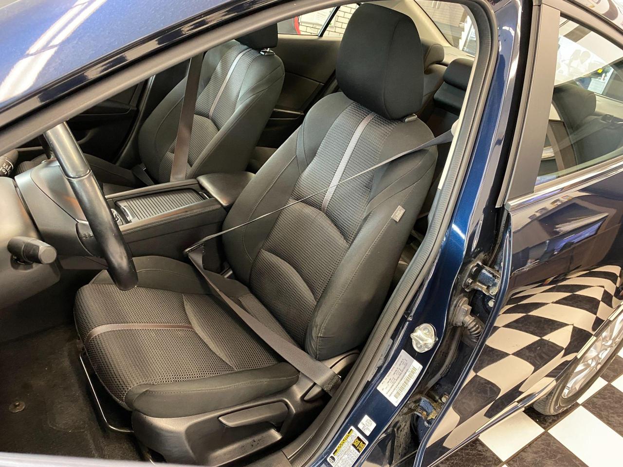 2018 Mazda MAZDA3 GS+GPS+Camera+Roof+Heated Steering+CLEAN CARFAX - Photo #18