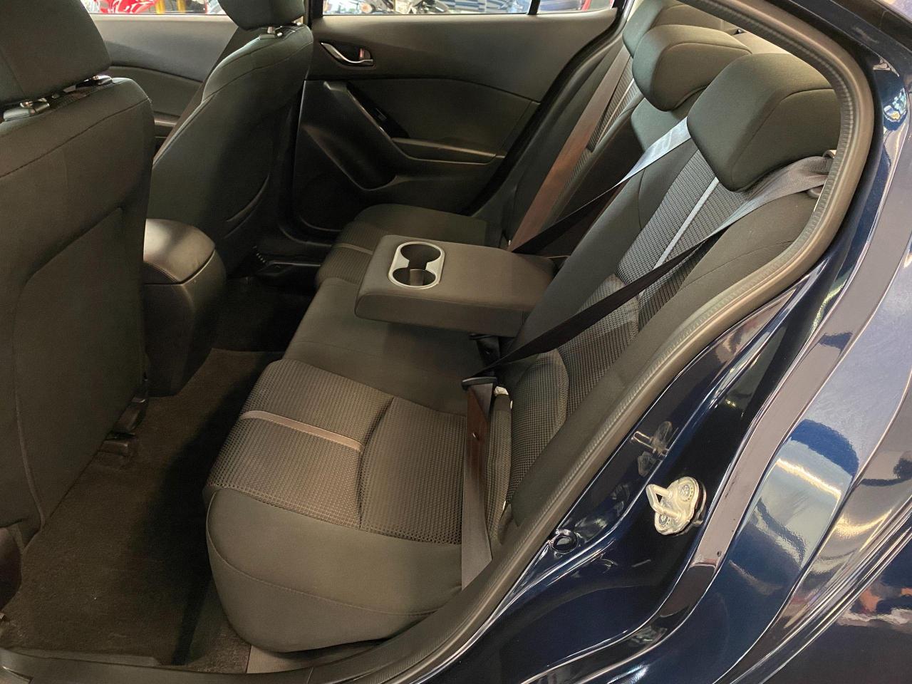 2018 Mazda MAZDA3 GS+GPS+Camera+Roof+Heated Steering+CLEAN CARFAX - Photo #22