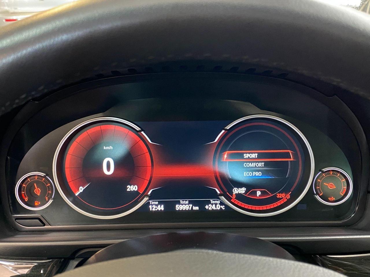 2016 BMW 5 Series 528i xDrive+GPS+Roof+Sensors+Xenons+CLEAN CARFAX - Photo #17