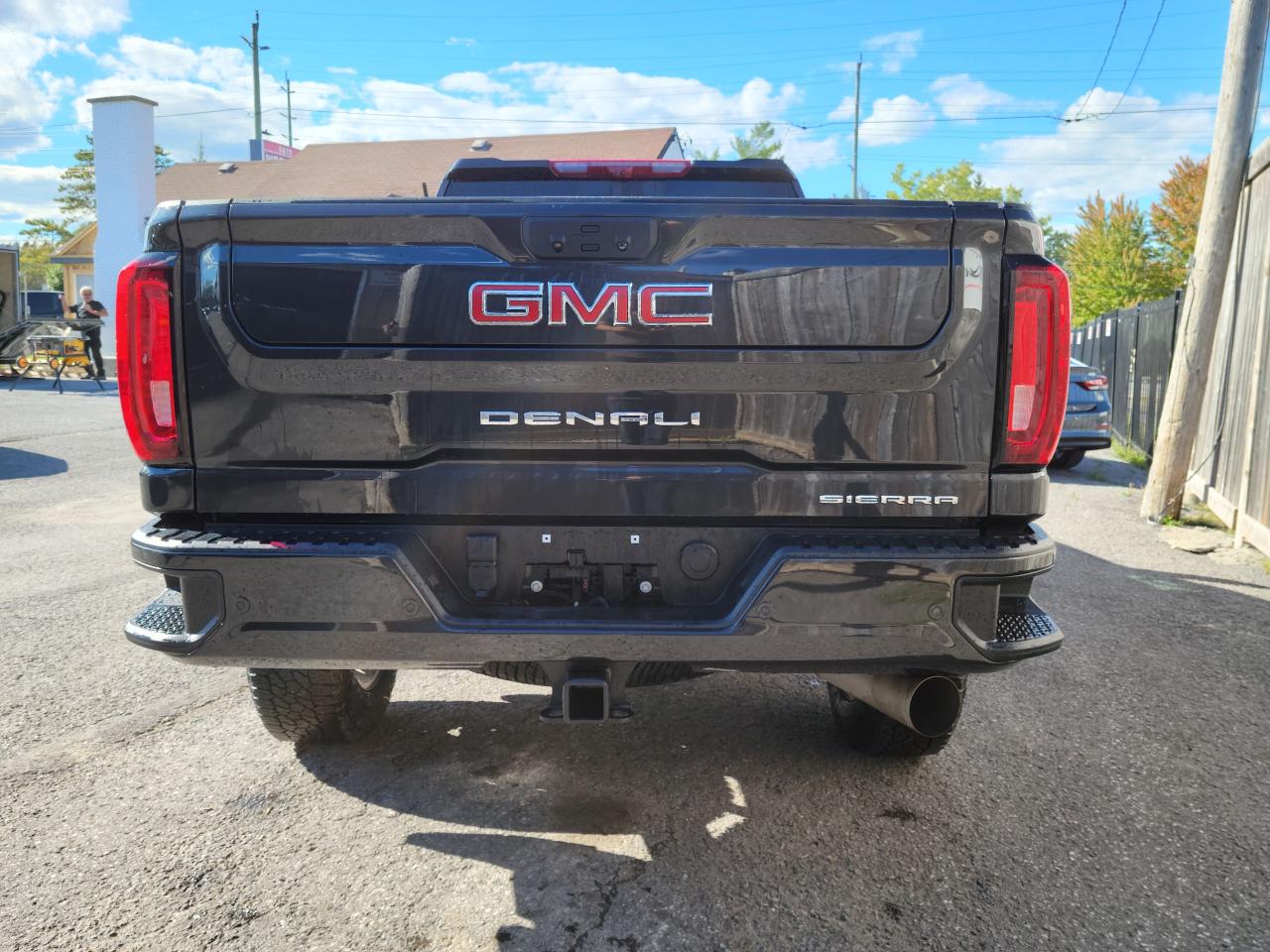 2021 GMC Sierra 2500 Denali Leather , Sunroof , Low kms - Photo #4