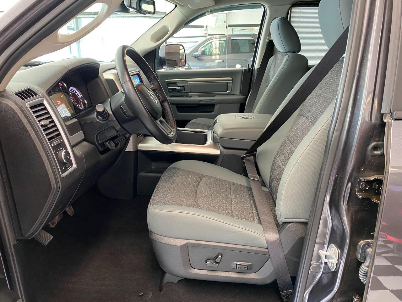 2018 RAM 1500 SLT 5.7L V8 HEMI 4x4 CREW+ApplePlay+CLEAN CARFAX - Photo #21