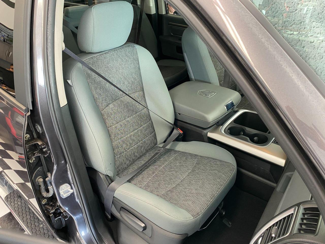 2018 RAM 1500 SLT 5.7L V8 HEMI 4x4 CREW+ApplePlay+CLEAN CARFAX - Photo #25