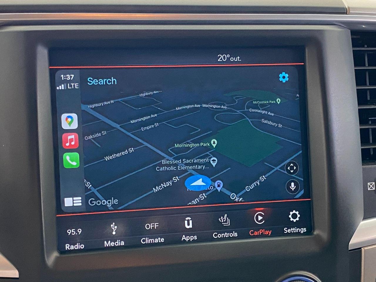 2018 RAM 1500 SLT 5.7L V8 HEMI 4x4 CREW+ApplePlay+CLEAN CARFAX - Photo #33