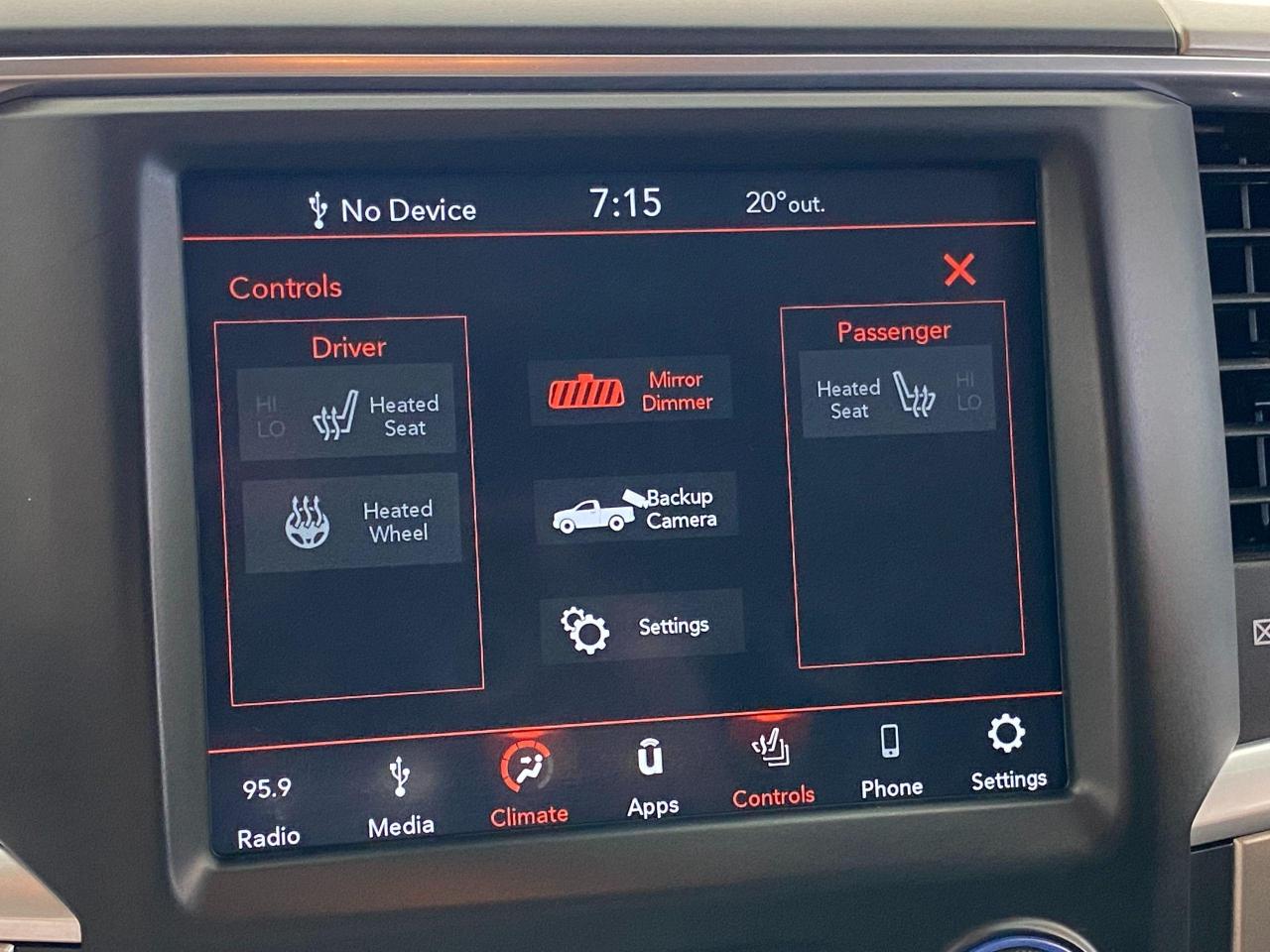2018 RAM 1500 SLT 5.7L V8 HEMI 4x4 CREW+ApplePlay+CLEAN CARFAX Photo111