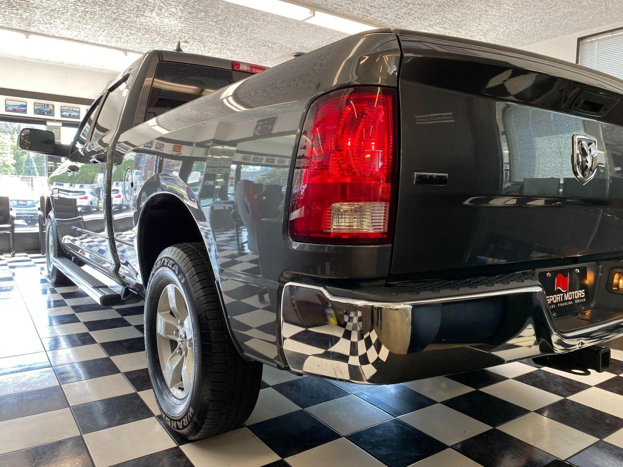 2018 RAM 1500 SLT 5.7L V8 HEMI 4x4 CREW+ApplePlay+CLEAN CARFAX - Photo #46