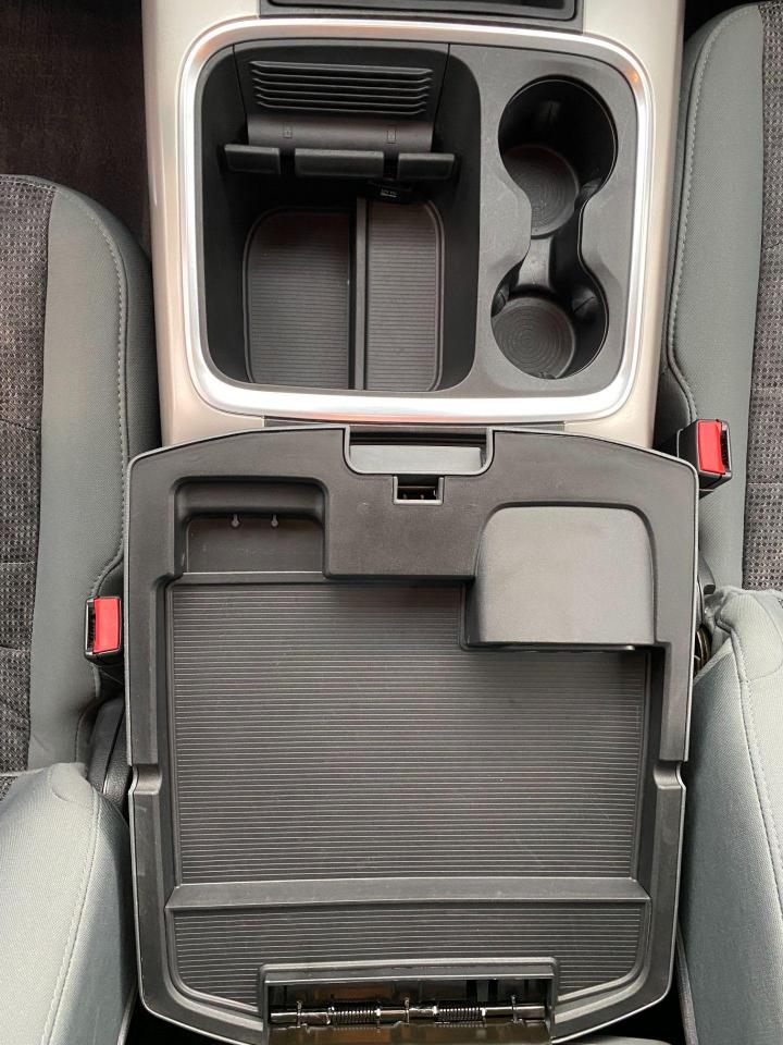 2018 RAM 1500 SLT 5.7L V8 HEMI 4x4 CREW+ApplePlay+CLEAN CARFAX Photo53