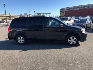 2012 Dodge Grand Caravan 4dr Wgn SXT Full  Stow N Go - Photo #4