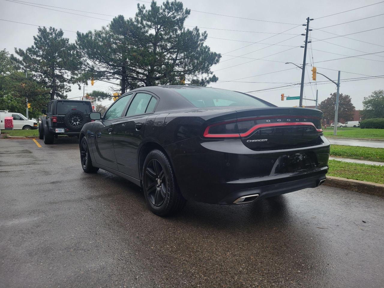 2019 Dodge Charger SXT Photo3