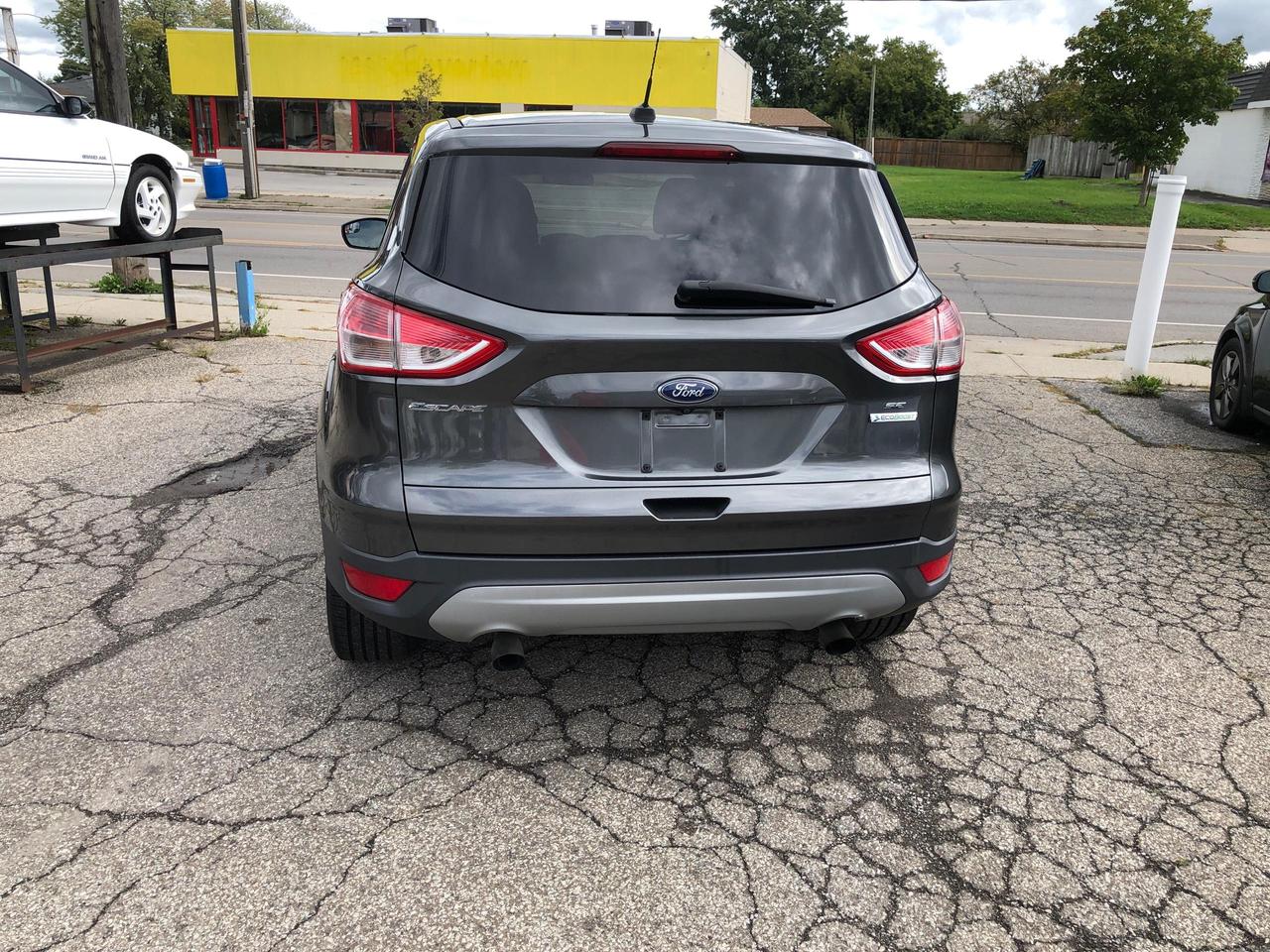 2015 Ford Escape FWD 4dr SE Photo2