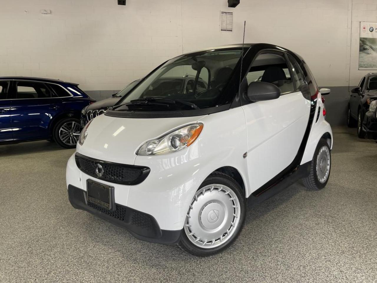 Used 2015 Smart fortwo |CLEAN CARFAX|HEATED SEATS|ONTARIO CAR for sale in North York, ON
