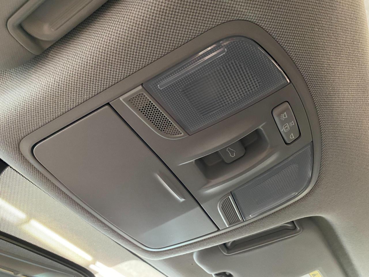 2017 Hyundai Elantra GLS+Sunroof+ApplePlay+Camera+CLEAN CARFAX Photo117