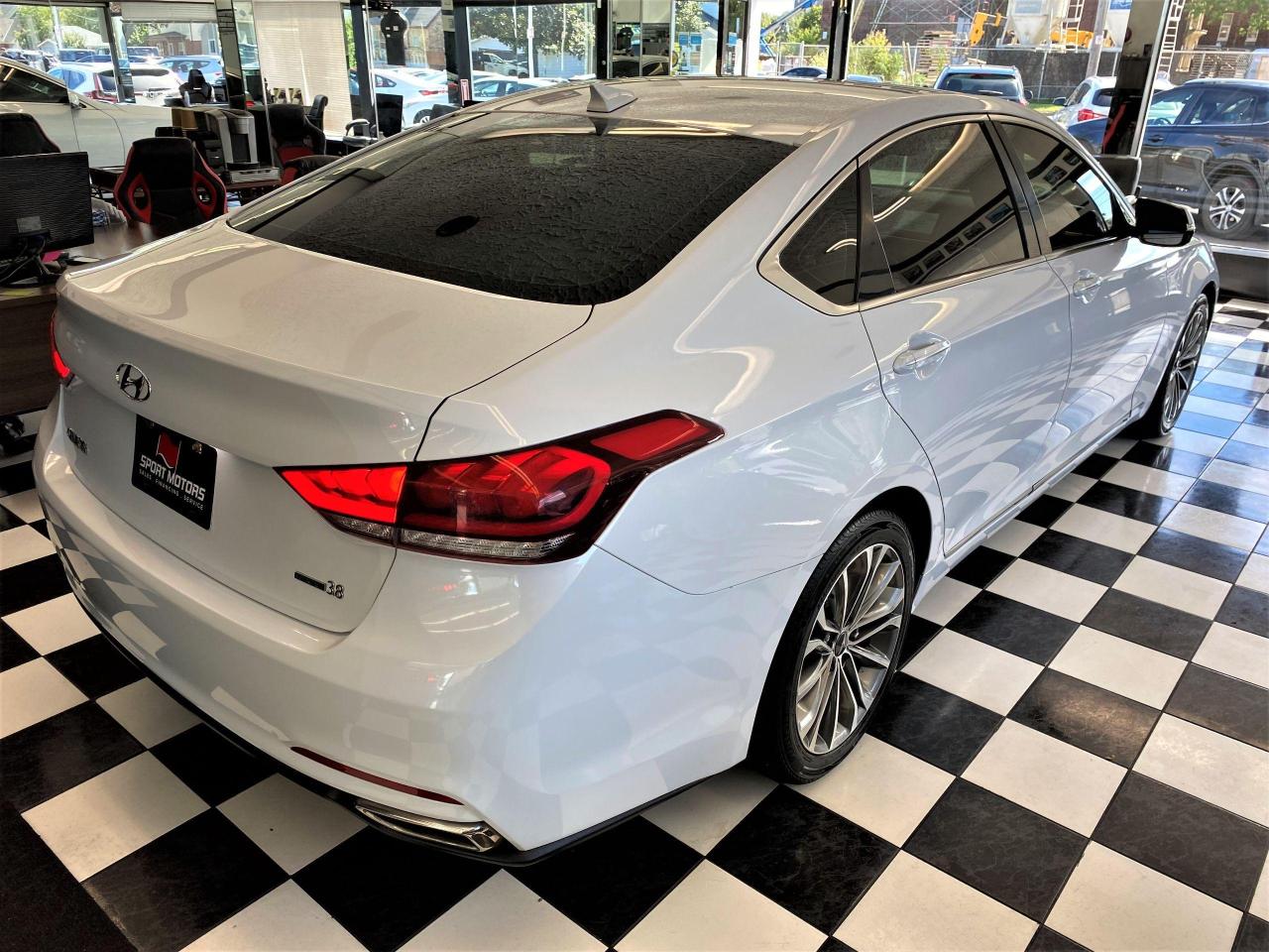2015 Hyundai Genesis Premium AWD+ApplePlay+Camera+Xenons+CLEAN CARFAX - Photo #4