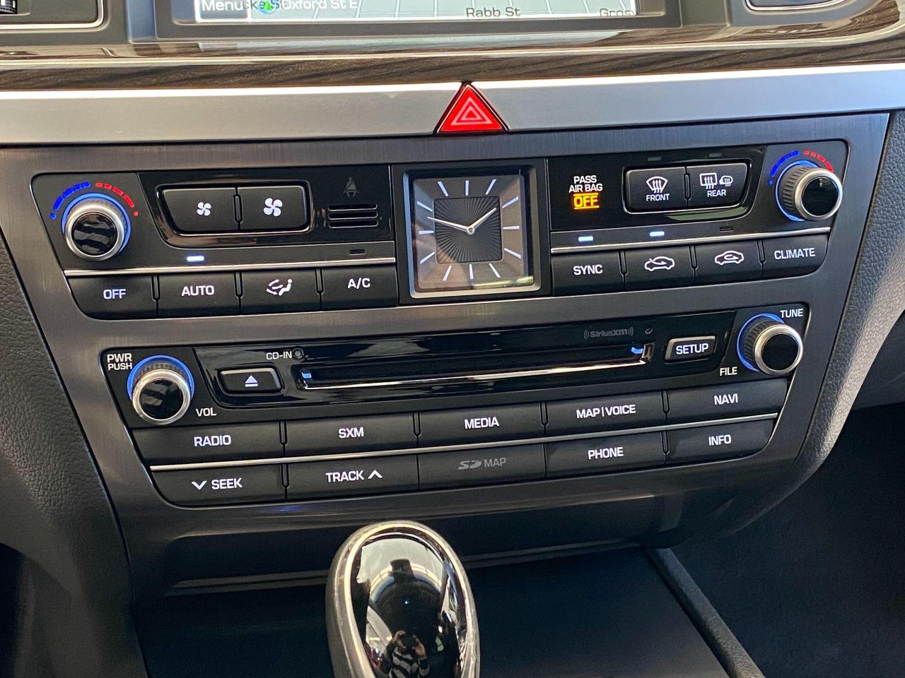 2015 Hyundai Genesis Premium AWD+ApplePlay+Camera+Xenons+CLEAN CARFAX - Photo #36