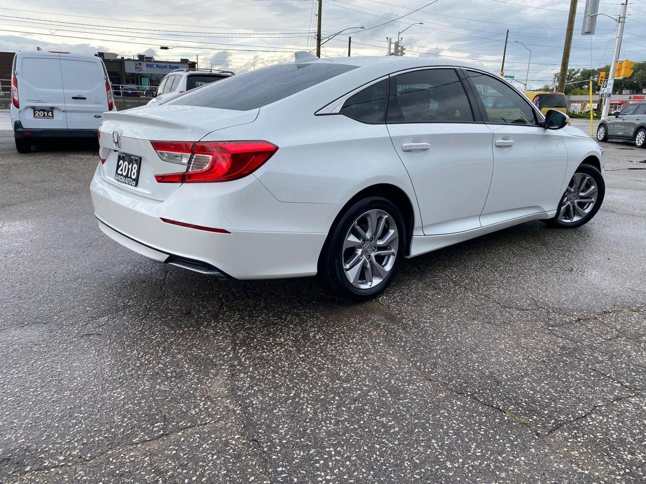2018 Honda Accord AUTO LOW KM NO ACCIDENT LANE KEEP ANIT COLIOSION B - Photo #4