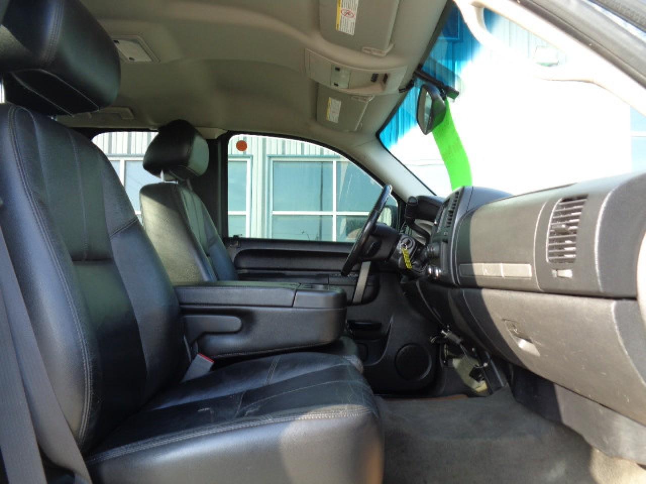 2012 Chevrolet Silverado 2500 HD 4WD Ext Cab LT Photo3