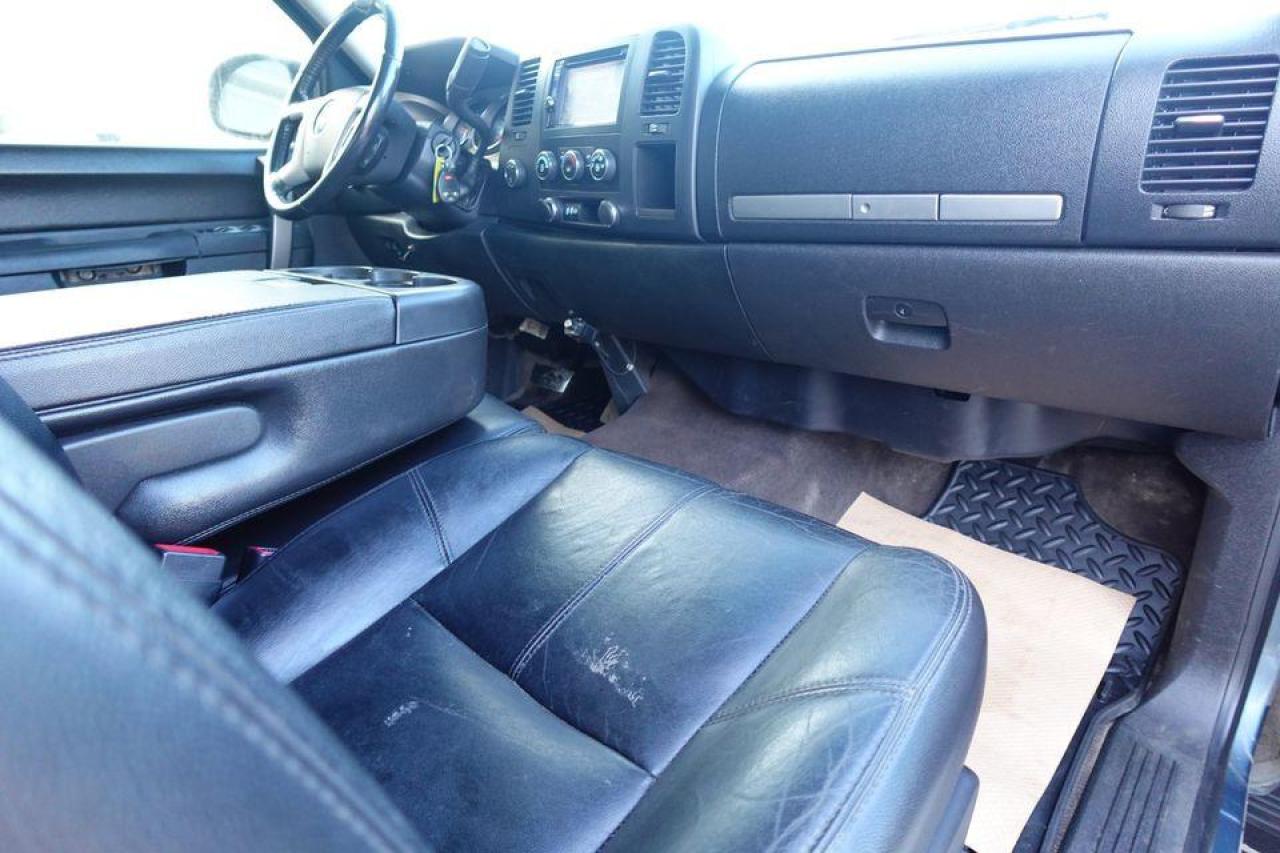 2012 Chevrolet Silverado 2500 HD 4WD Ext Cab LT Photo4