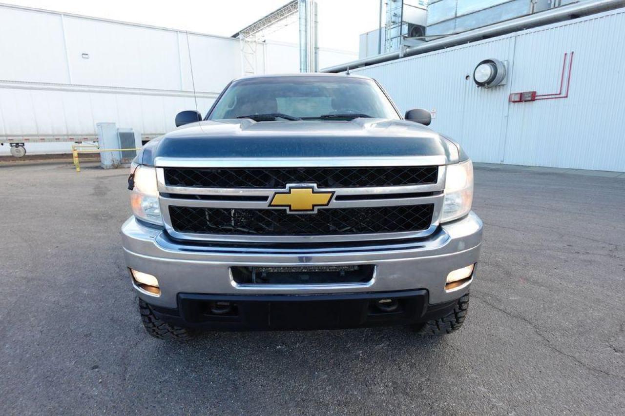 Used 2012 Chevrolet Silverado 2500 HD 4WD Ext Cab LT for sale in Edmonton, AB