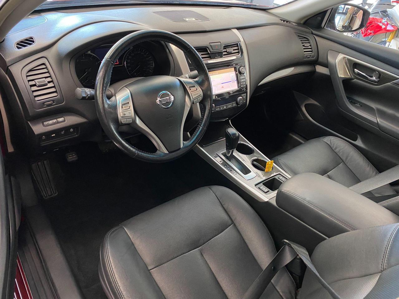 2013 Nissan Altima 2.5 SL+Blind Spot+Leather+GPS+ROOF+CLEAN CARFAX - Photo #18