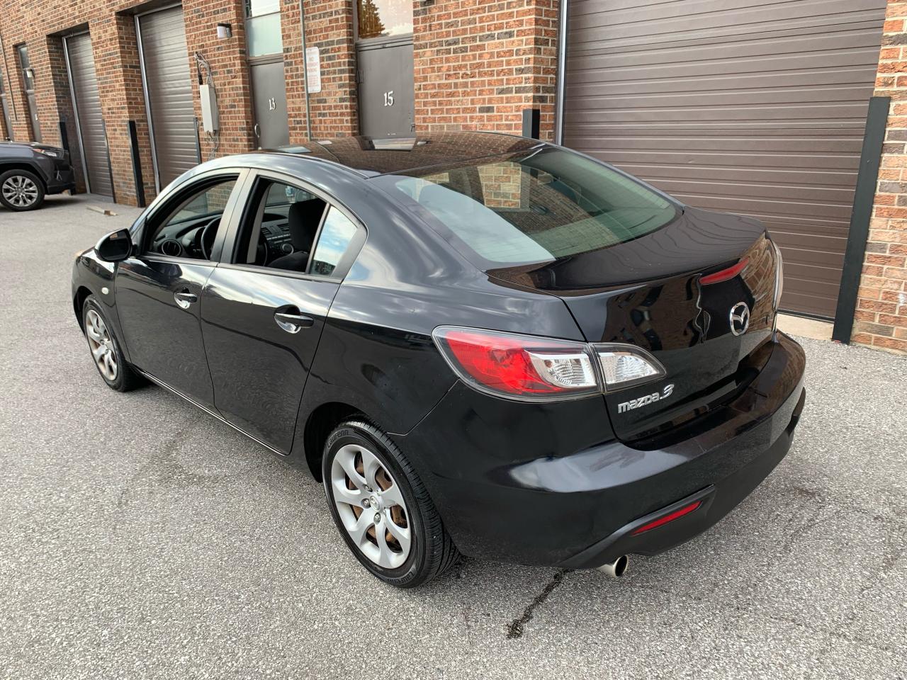 2010 Mazda MAZDA3 GX Photo2