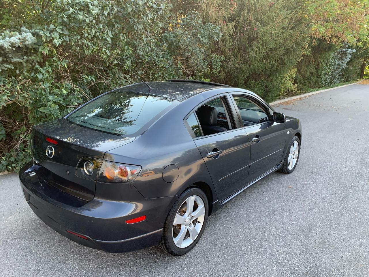 2005 Mazda MAZDA3 GT - Photo #2