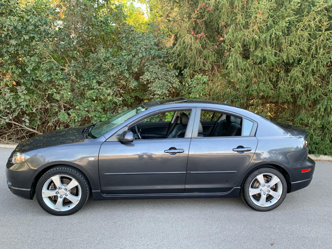 2005 Mazda MAZDA3 GT - Photo #4