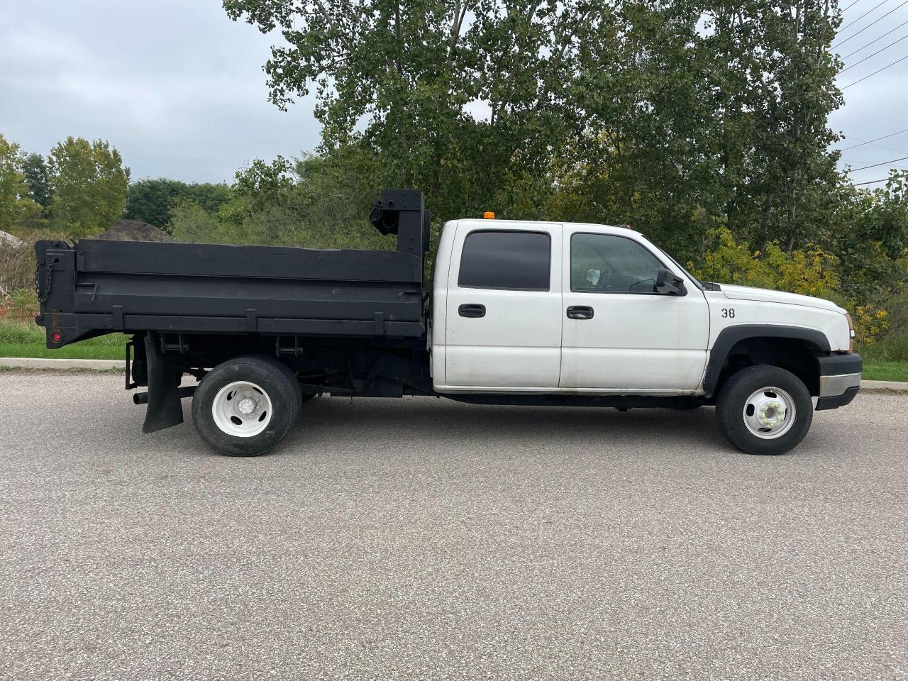 2006 Chevrolet Silverado 3500 CREW CAB 4X4 DUMP TRUCK - Photo #5