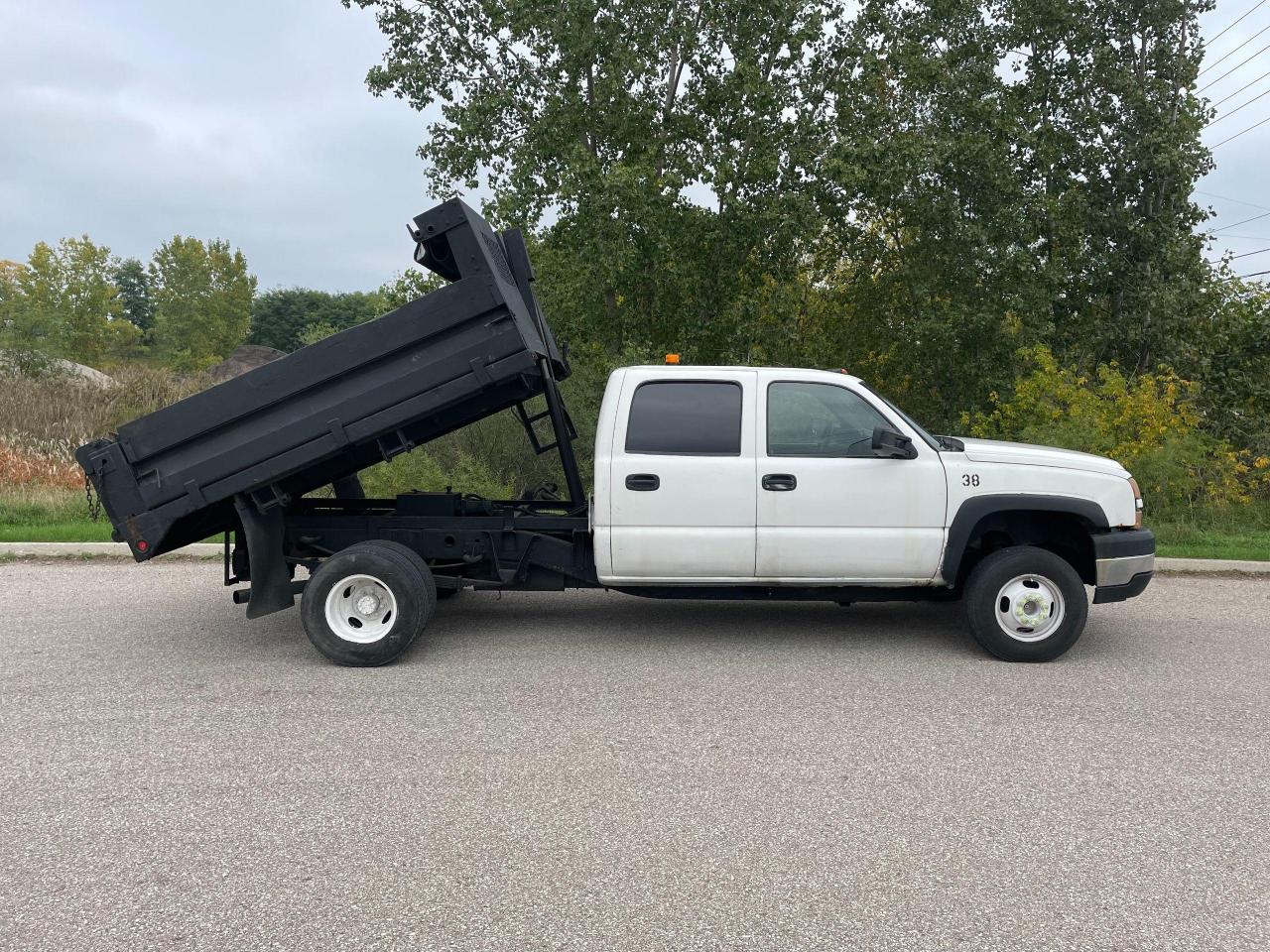 2006 Chevrolet Silverado 3500 CREW CAB 4X4 DUMP TRUCK - Photo #9