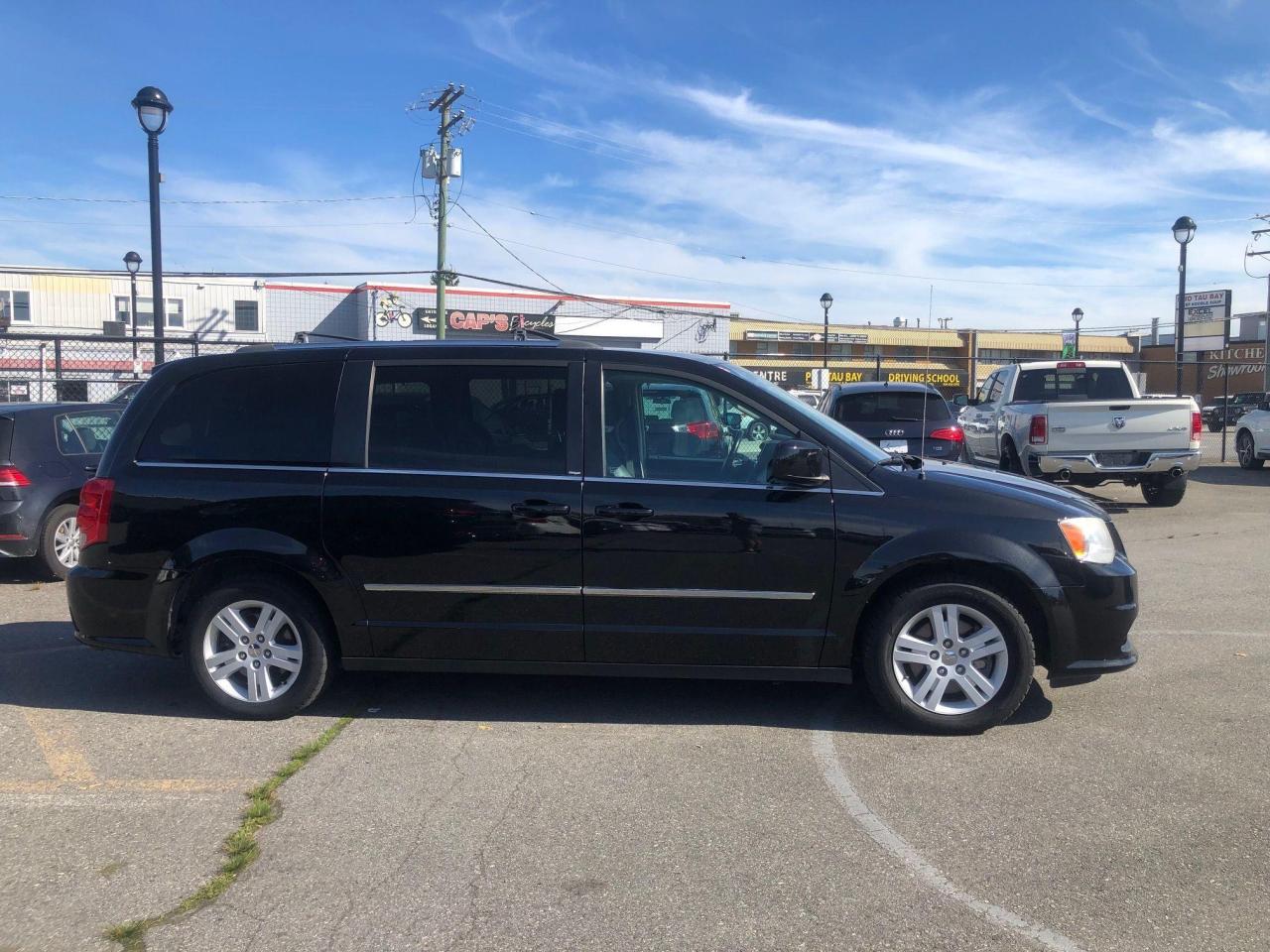 2013 Dodge Grand Caravan Crew Plus - Photo #2