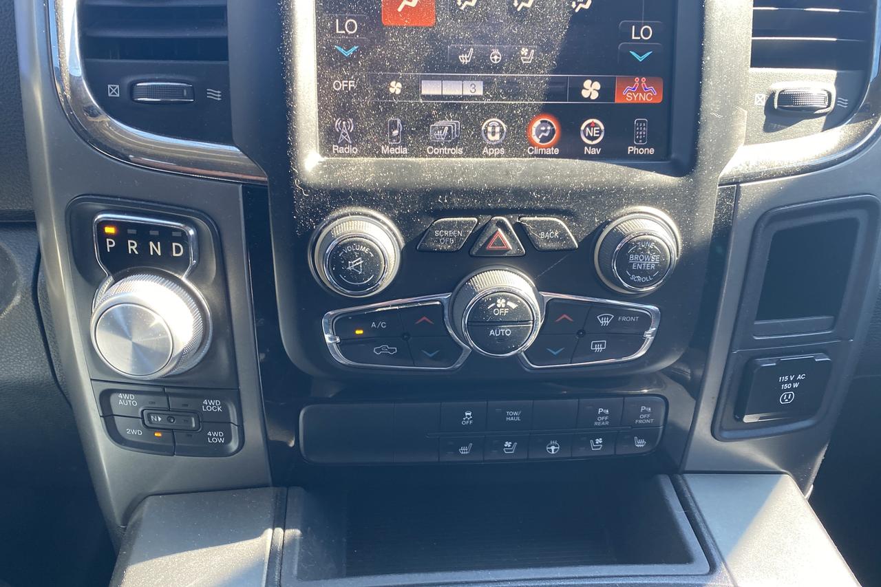 2016 RAM 1500 4WD Crew Cab 140.5" Sport Photo