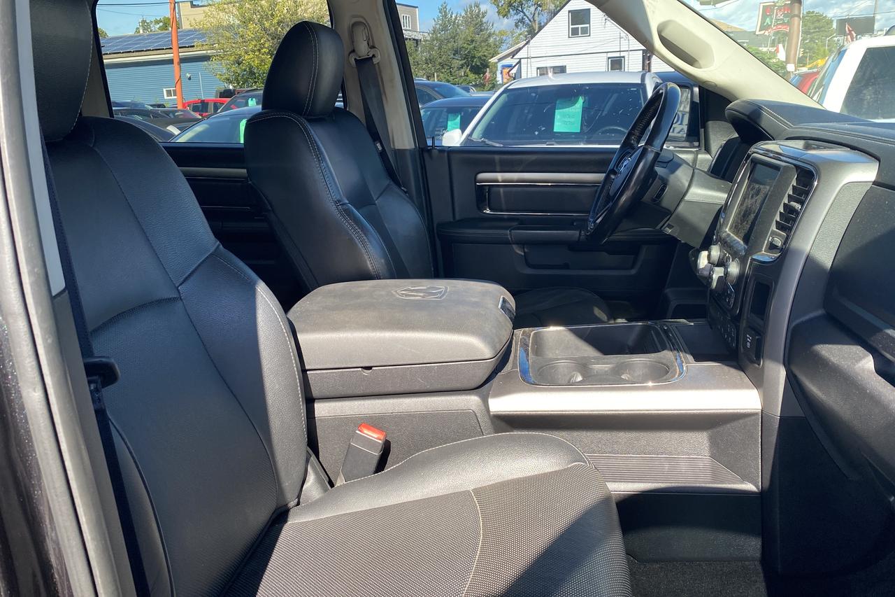 2016 RAM 1500 4WD Crew Cab 140.5" Sport Photo