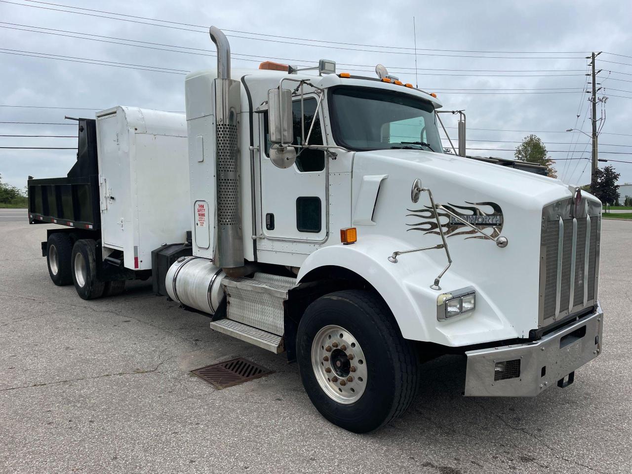 2008 Kenworth T800 DUMP TRUCK - Photo #3